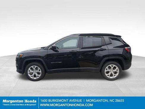 Used 2024 Jeep Compass Latitude AWD/4WD image 3