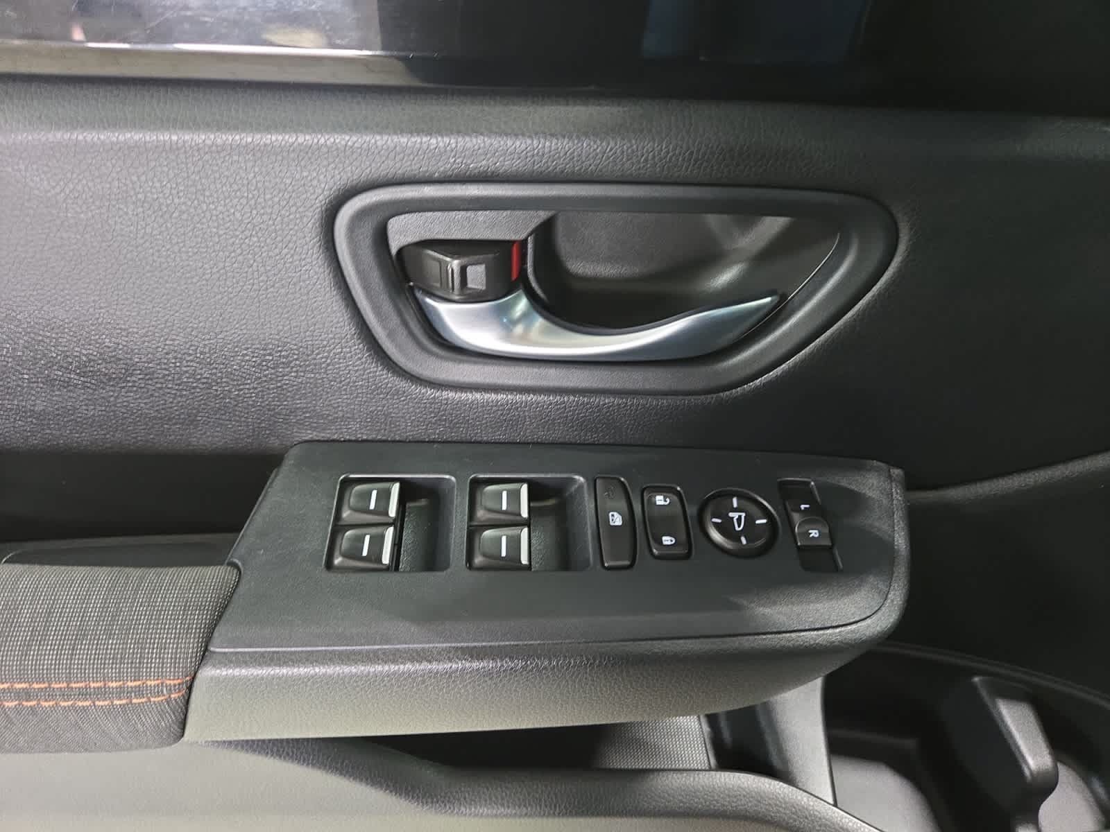 Used 2025 Honda Pilot Sport image 15