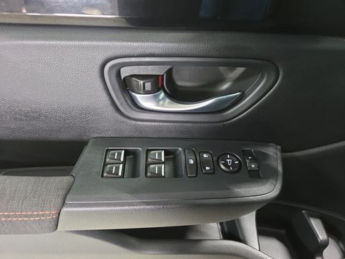 Used 2025 Honda Pilot Sport image 15