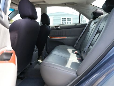 Used 2002 Toyota Camry LE FWD image 13