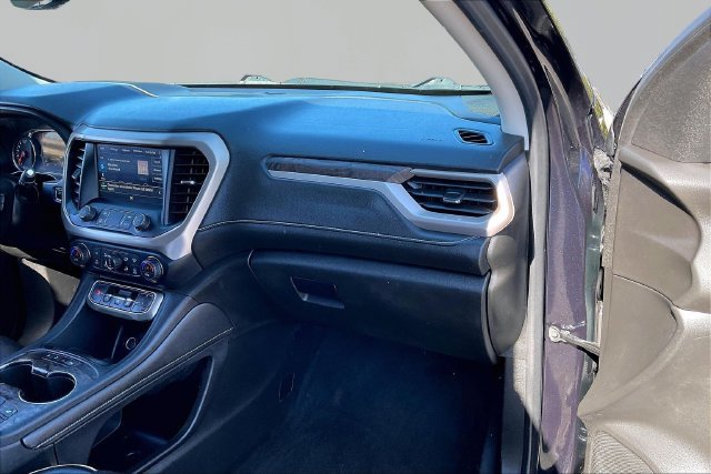 Used 2021 GMC Acadia Denali w/ Denali Technology Package AWD/4WD image 19