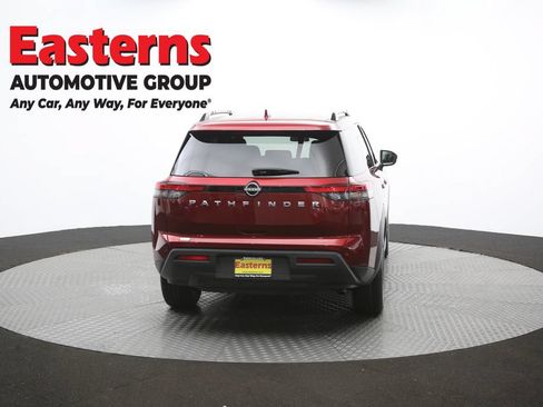 Used 2025 Nissan Pathfinder SV FWD image 38