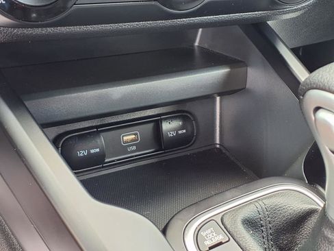 Used 2023 Kia Soul LX image 9