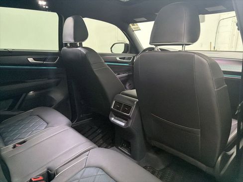 Used 2024 Volkswagen Atlas Cross Sport SEL Premium R-Line image 26