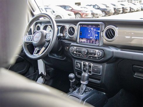 Used 2023 Jeep Gladiator Overland image 23