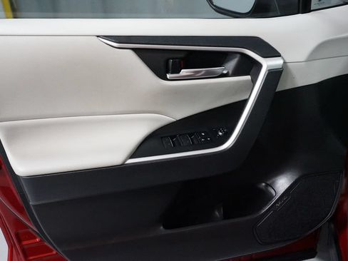 Certified 2022 Toyota RAV4 XLE Premium AWD/4WD image 29