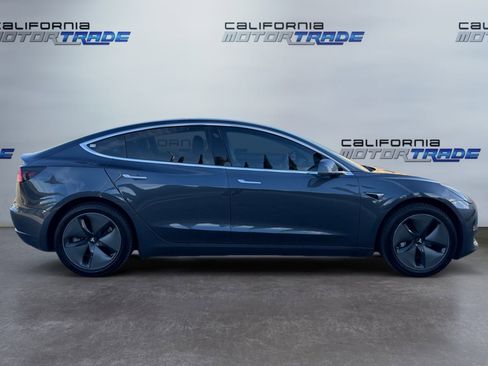 Used 2017 Tesla Model 3 Long Range image 4