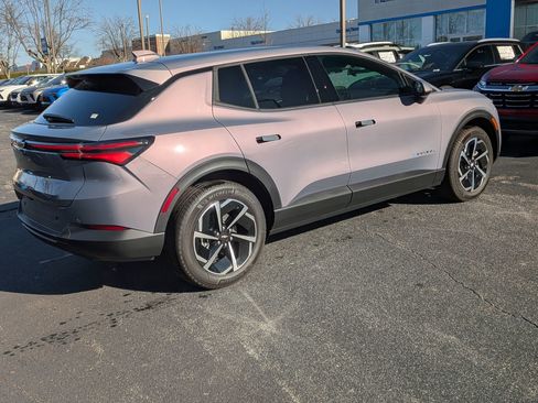 New 2026 Chevrolet Equinox EV LT image 8