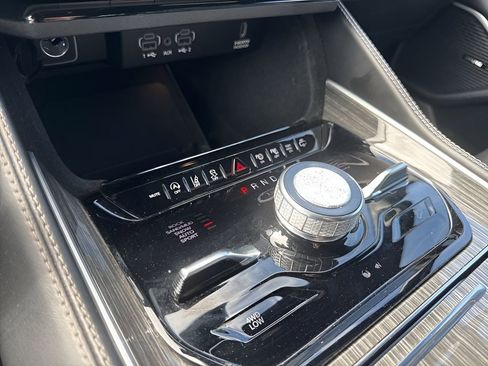 Used 2022 Jeep Wagoneer Series III w/ Convenience Group I image 16