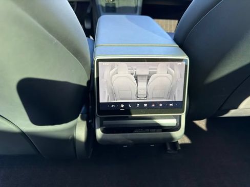 Used 2025 Tesla Model 3 Long Range AWD/4WD image 22