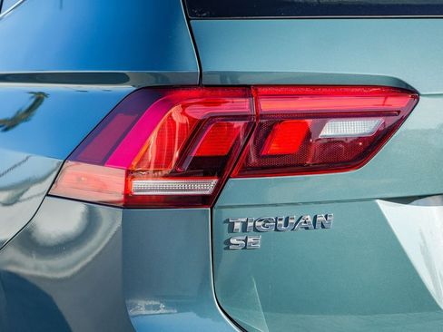 Used 2021 Volkswagen Tiguan SE image 10