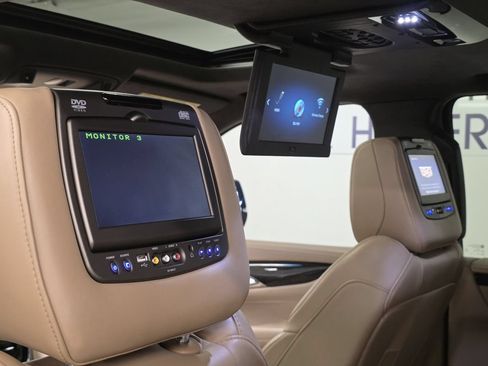 Used 2018 Cadillac Escalade Platinum AWD/4WD image 47