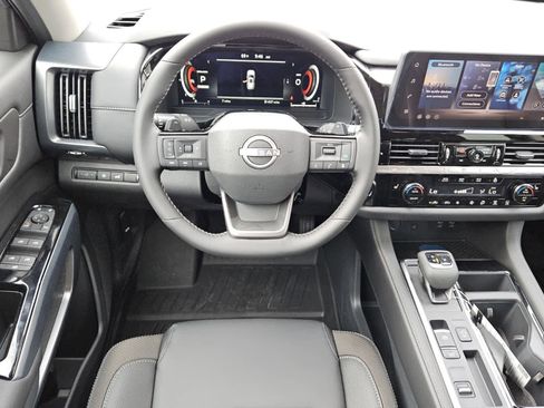 New 2026 Nissan Pathfinder SL image 5