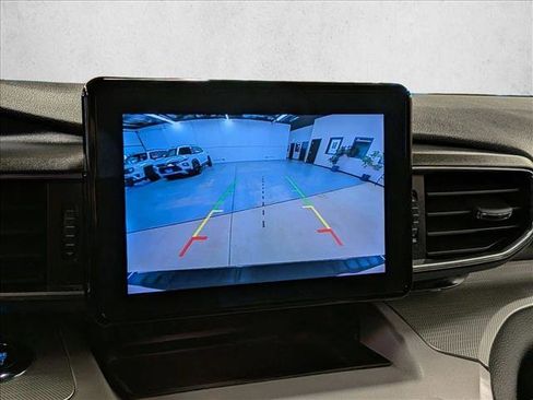 Certified 2023 Ford Explorer XLT w/ Equipment Group 202A AWD/4WD image 15