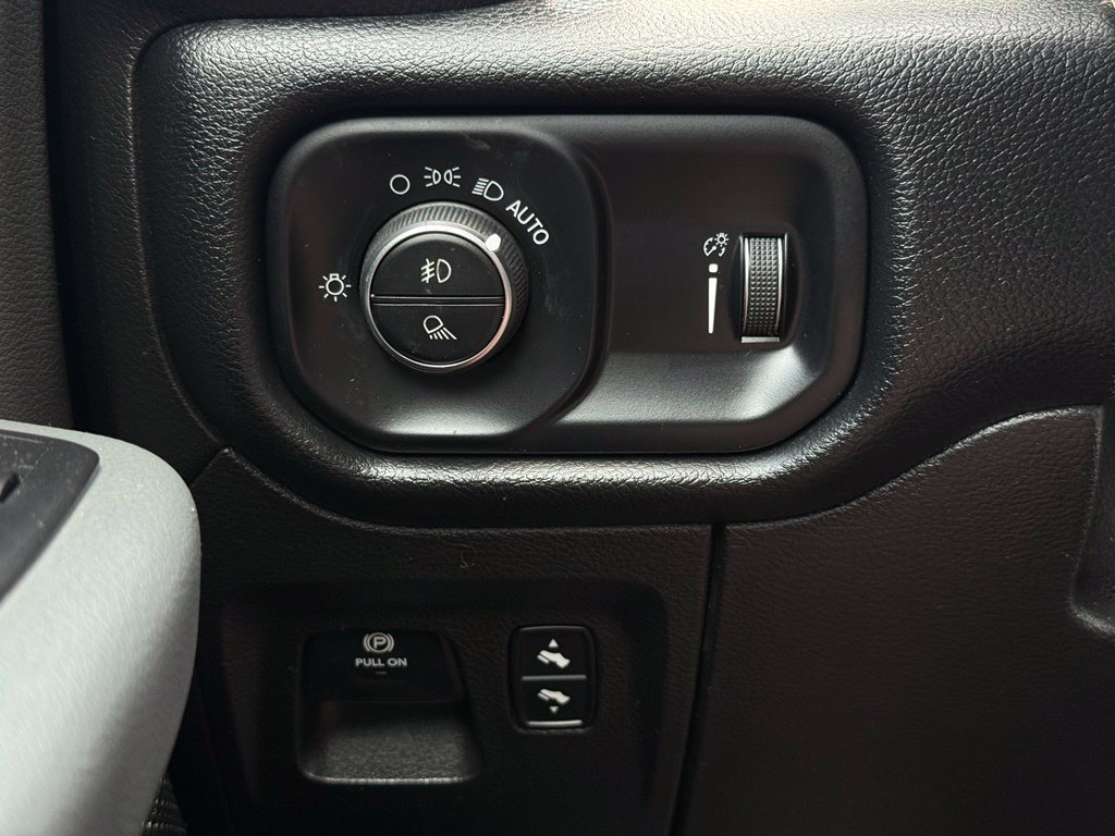 Used 2020 RAM 1500 Big Horn AWD/4WD image 28