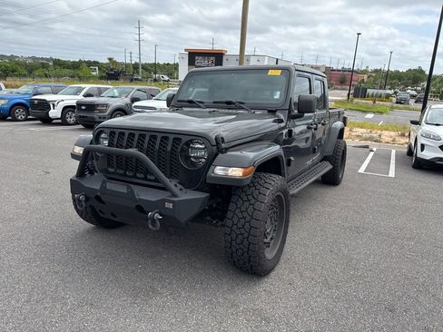 Used 2021 Jeep Gladiator Overland w/ Popular Equipment Package image 5