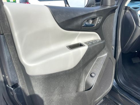 Used 2023 Chevrolet Equinox LT AWD/4WD image 13