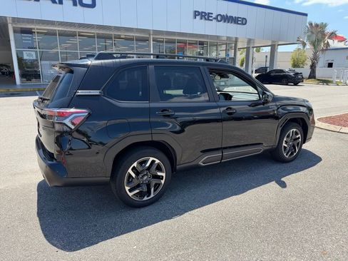 Used 2025 Subaru Forester Limited image 3