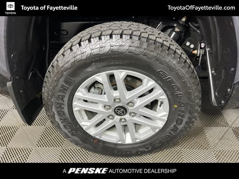 Used 2024 Toyota Tundra SR5 w/ SR5 Convenience Package AWD/4WD image 12