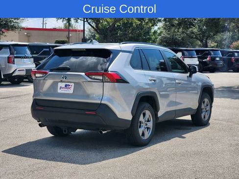 Used 2022 Toyota RAV4 LE image 4