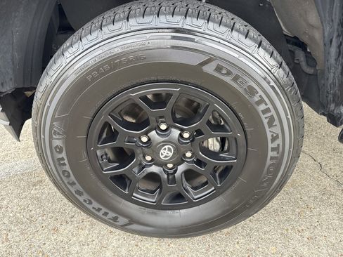 Used 2021 Toyota Tacoma SR5 image 10