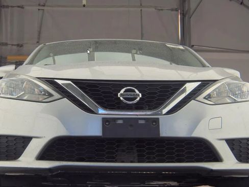 Used 2017 Nissan Sentra SV FWD image 3