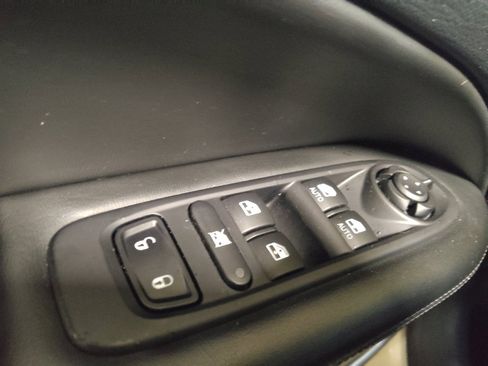 Used 2020 Jeep Compass Latitude FWD image 27