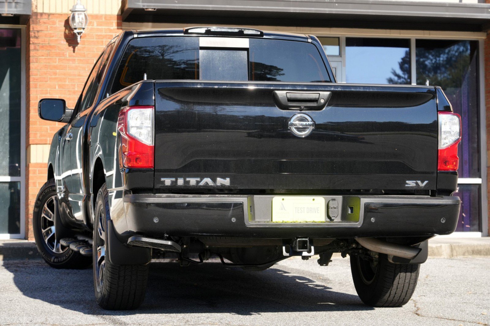 Used 2021 Nissan Titan SV w/ SV Convenience Package RWD image 5