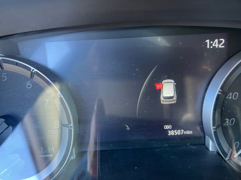 Used 2023 Toyota Highlander LE image 20