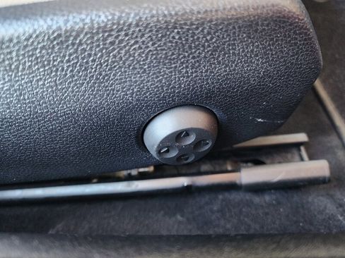 Used 2015 Mercedes-Benz SLK 250 w/ Premium Package image 73