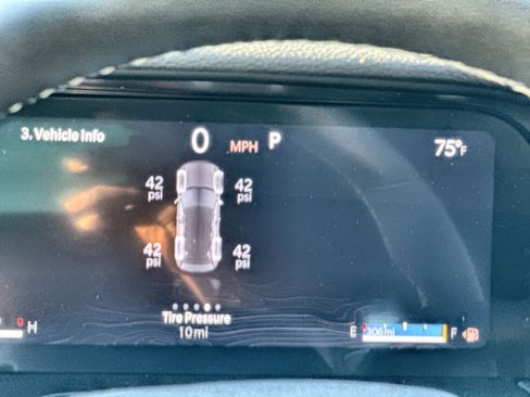 New 2025 Jeep Grand Cherokee Limited w/ Luxury Tech Group II image 17