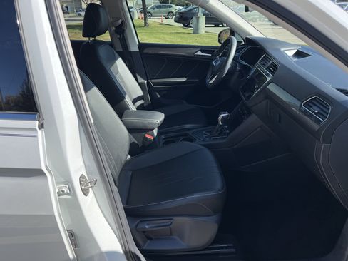 Certified 2023 Volkswagen Tiguan SE image 28
