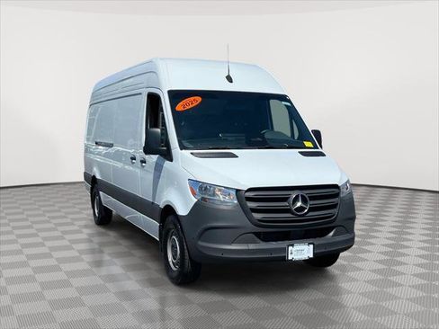 Used 2025 Mercedes-Benz Sprinter 2500 image 1