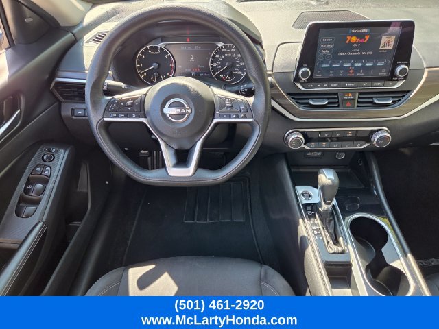 Used 2024 Nissan Altima 2.5 SV FWD image 12