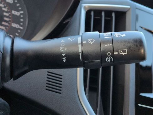 Used 2020 Subaru Crosstrek 2.0i image 26