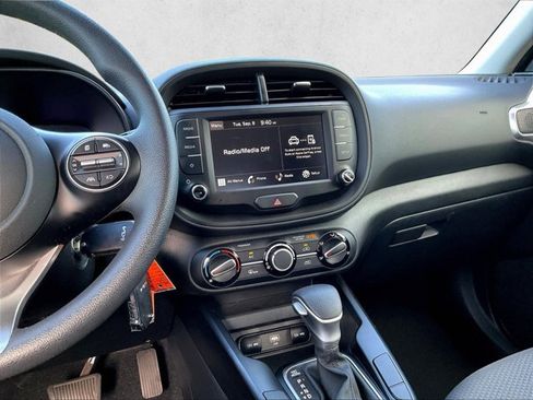 Used 2025 Kia Soul LX FWD image 8