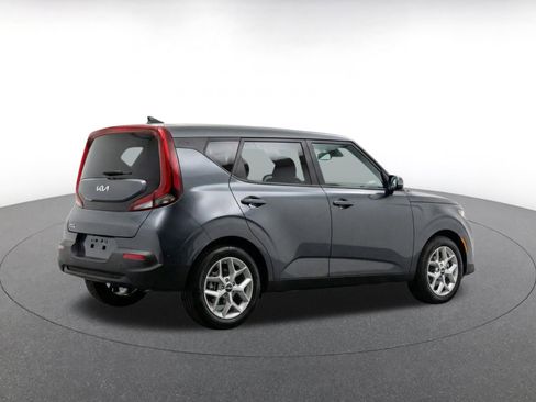 Used 2025 Kia Soul LX w/ LX Technology Package FWD image 9