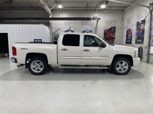 Used 2013 Chevrolet Silverado 1500 LTZ w/ LTZ White Diamond Edition AWD/4WD image 8