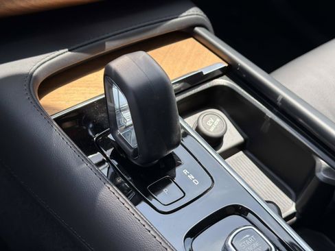 Certified 2024 Volvo XC90 B6 Plus AWD/4WD image 14