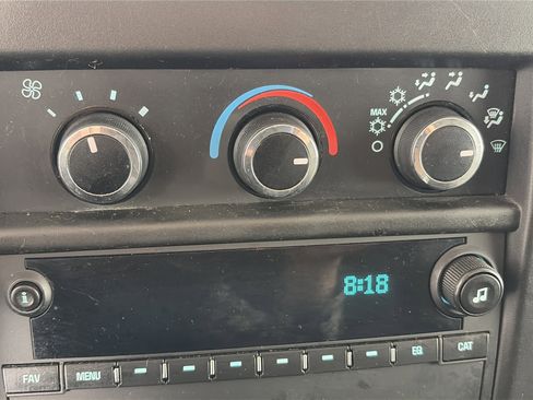 Used 2021 Chevrolet Express 2500 w/ Driver Convenience Package image 17