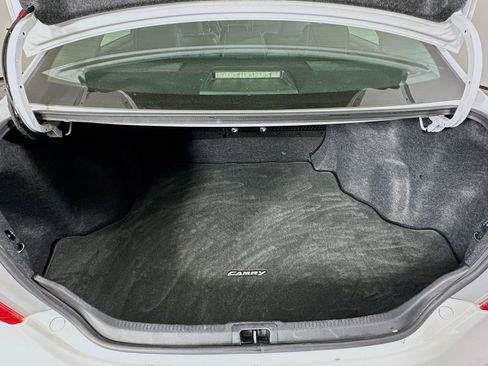 Used 2013 Toyota Camry SE image 29