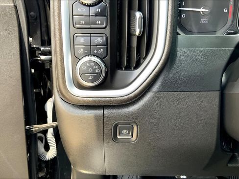 Used 2022 GMC Sierra 1500 Denali w/ Denali Premium Package AWD/4WD image 34
