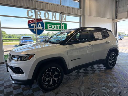 Used 2026 Jeep Compass Limited AWD/4WD image 3