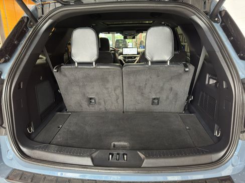 Used 2025 Ford Explorer ST-Line w/ ST-Line Street Pack AWD/4WD image 24