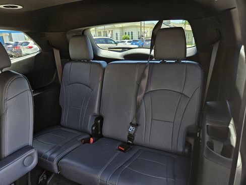 Used 2023 Buick Enclave Essence w/ Experience Buick Package AWD/4WD image 30