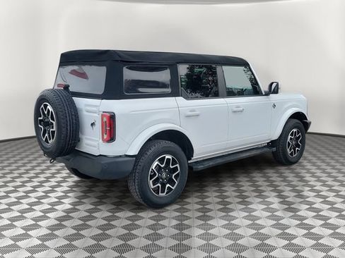 Used 2023 Ford Bronco Outer Banks image 2