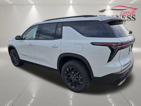 Certified 2026 Chevrolet Traverse LT w/ Midnight/Sport Edition AWD/4WD image 5
