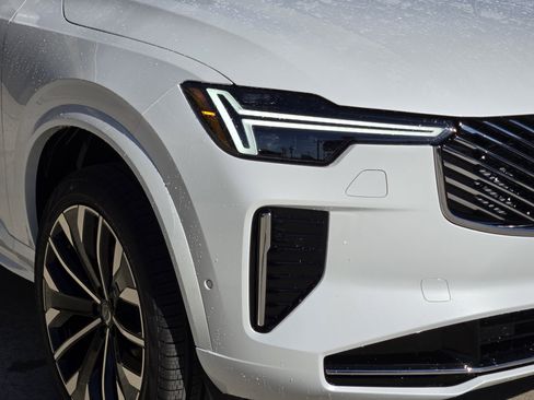 New 2026 Volvo XC90 B6 Ultra image 10