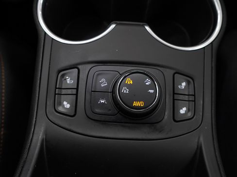 Used 2020 GMC Terrain SLT w/ Preferred Package AWD/4WD image 24