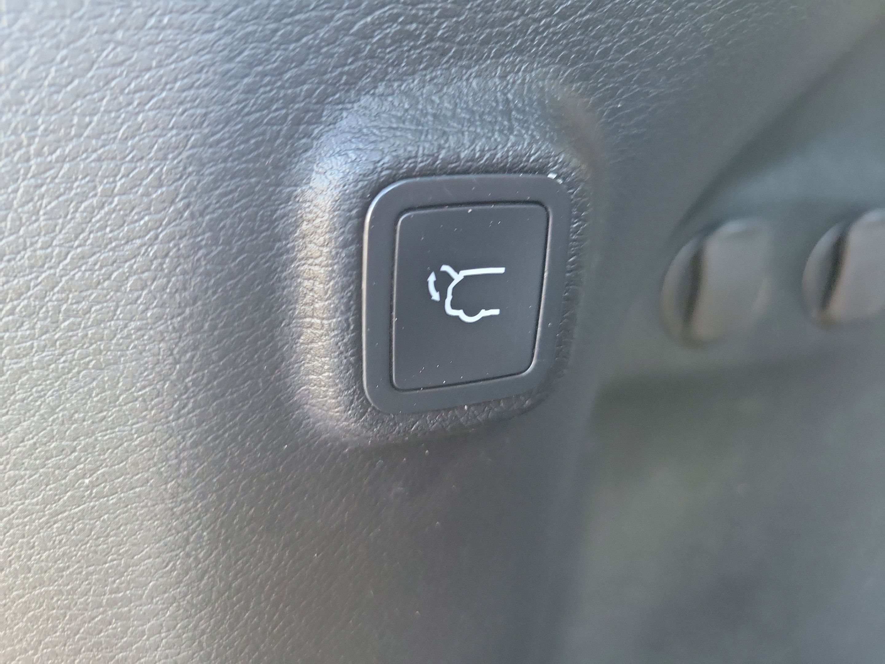 Used 2020 Jeep Cherokee High Altitude AWD/4WD image 11